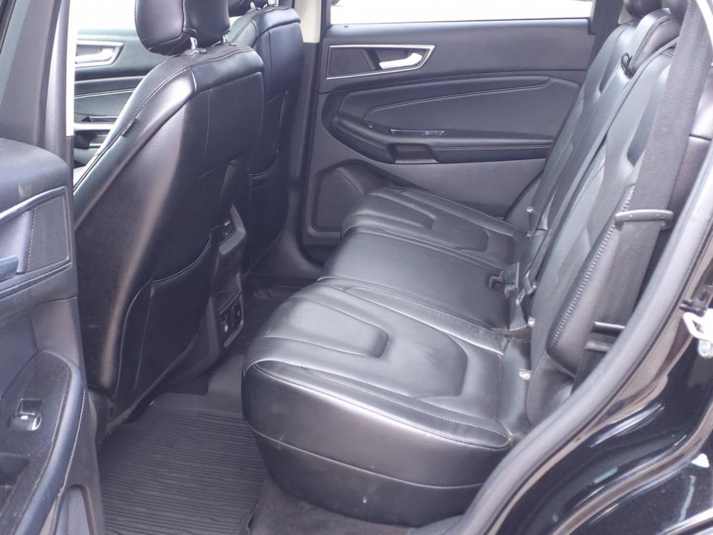 Used 2018 Ford Edge Titanium w/ Equipment Group 301A image 10