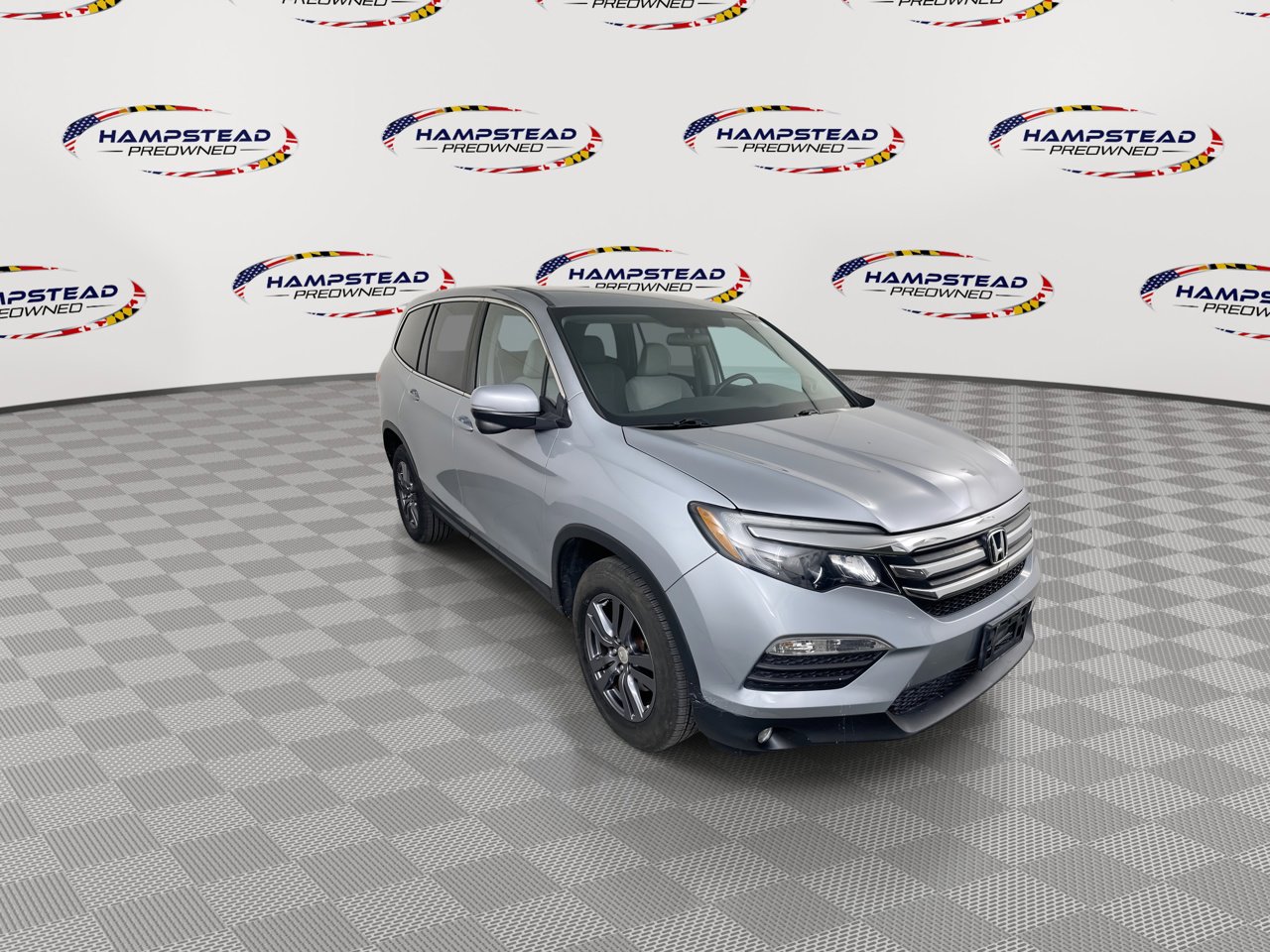 Used 2017 Honda Pilot EX image 2