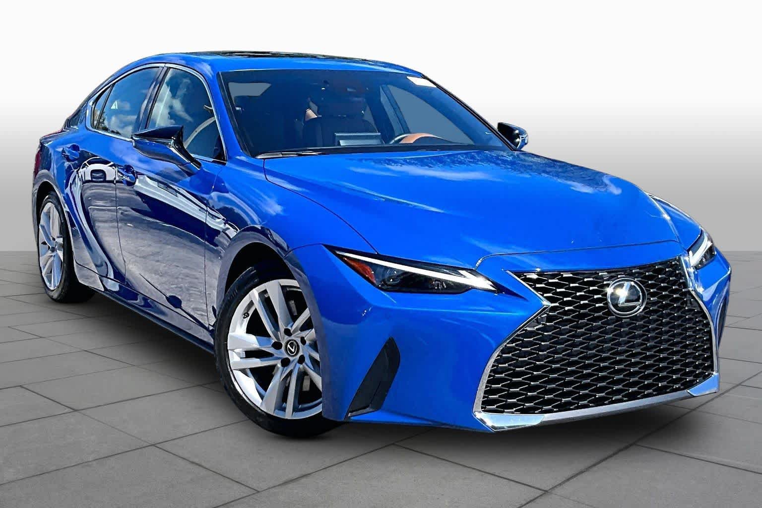 Used 2023 Lexus IS 300 w/ Comfort Package RWD image 3