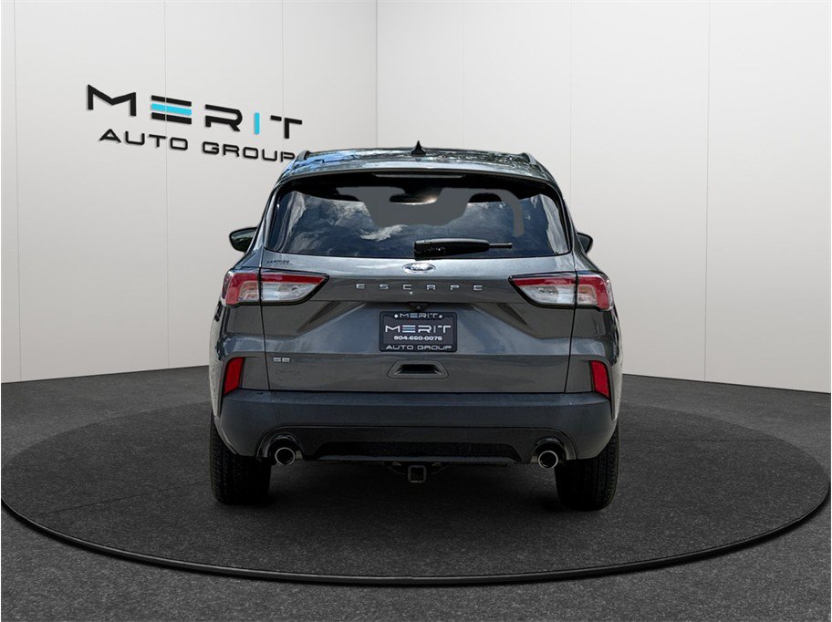 Used 2021 Ford Escape SE w/ SE Sport Appearance Package FWD image 8