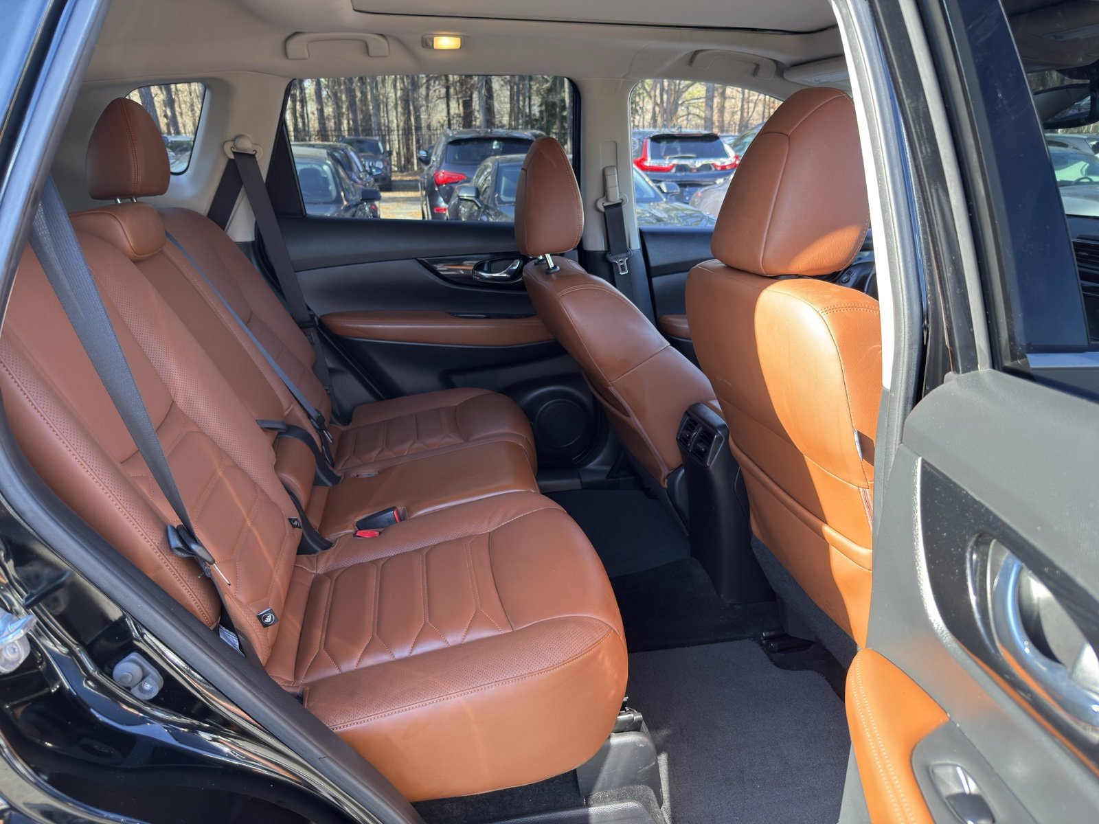 Used 2018 Nissan Rogue SL w/ Premium Package image 23