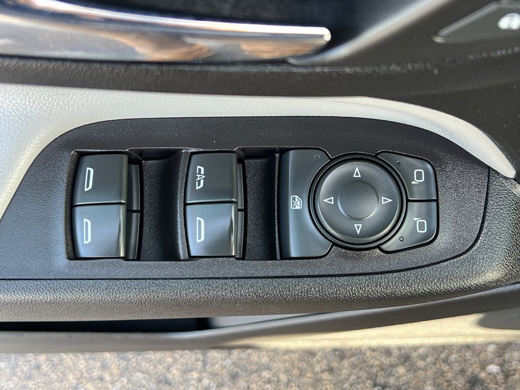 Used 2020 Chevrolet Equinox LS image 13