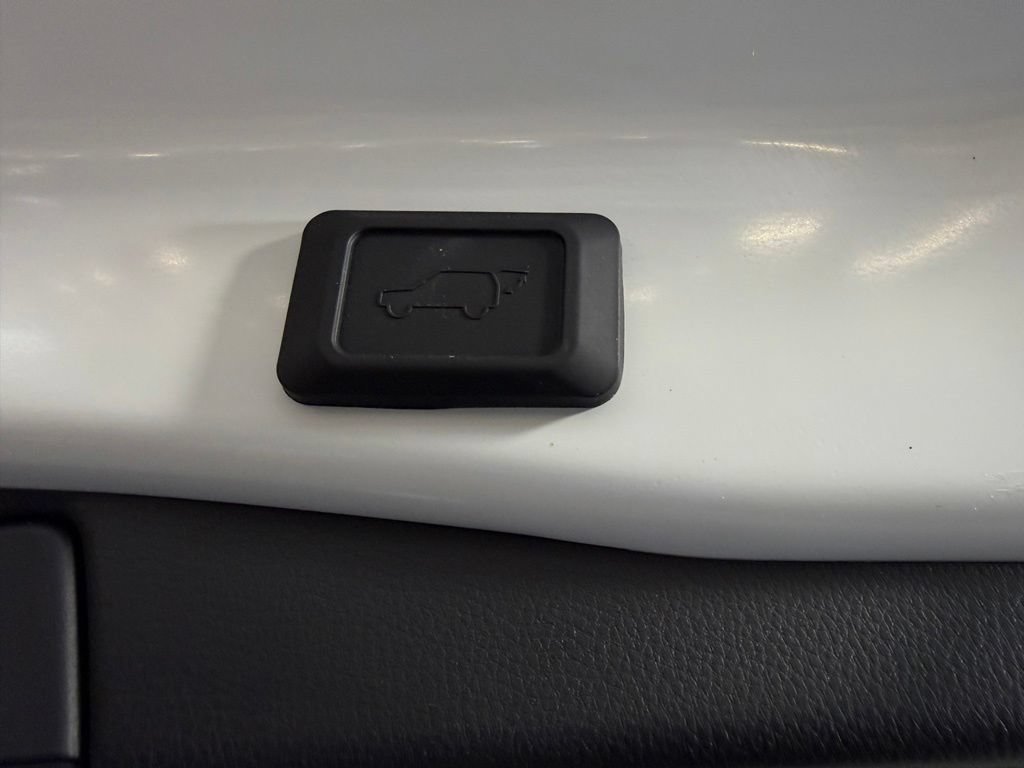 Used 2025 Toyota RAV4 SE AWD/4WD image 27