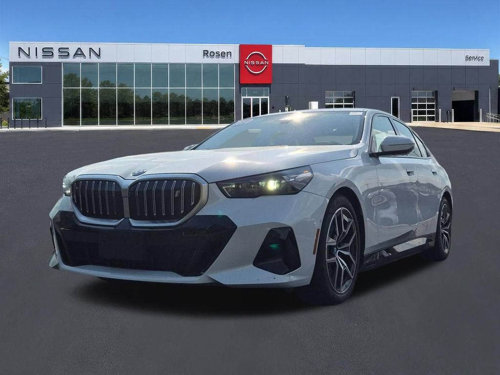 Used 2024 BMW i5 eDrive40i w/ M Sport Package RWD image 7