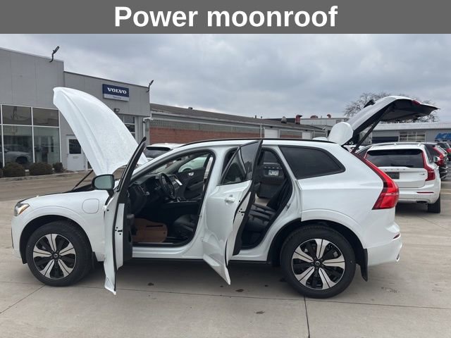 Used 2025 Volvo XC60 T8 Core w/ Climate Package image 26