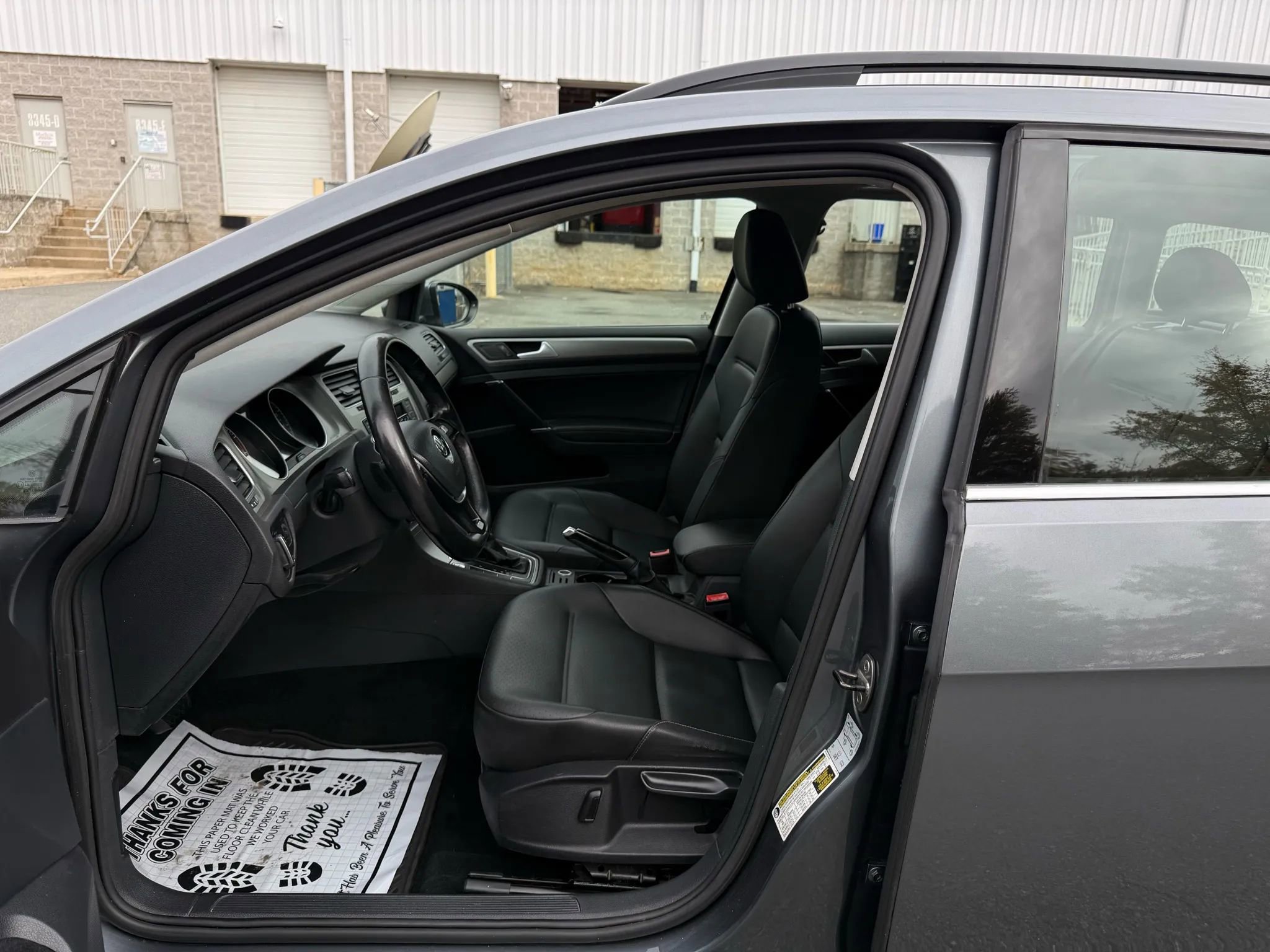 Used 2016 Volkswagen Golf Limited Edition image 20