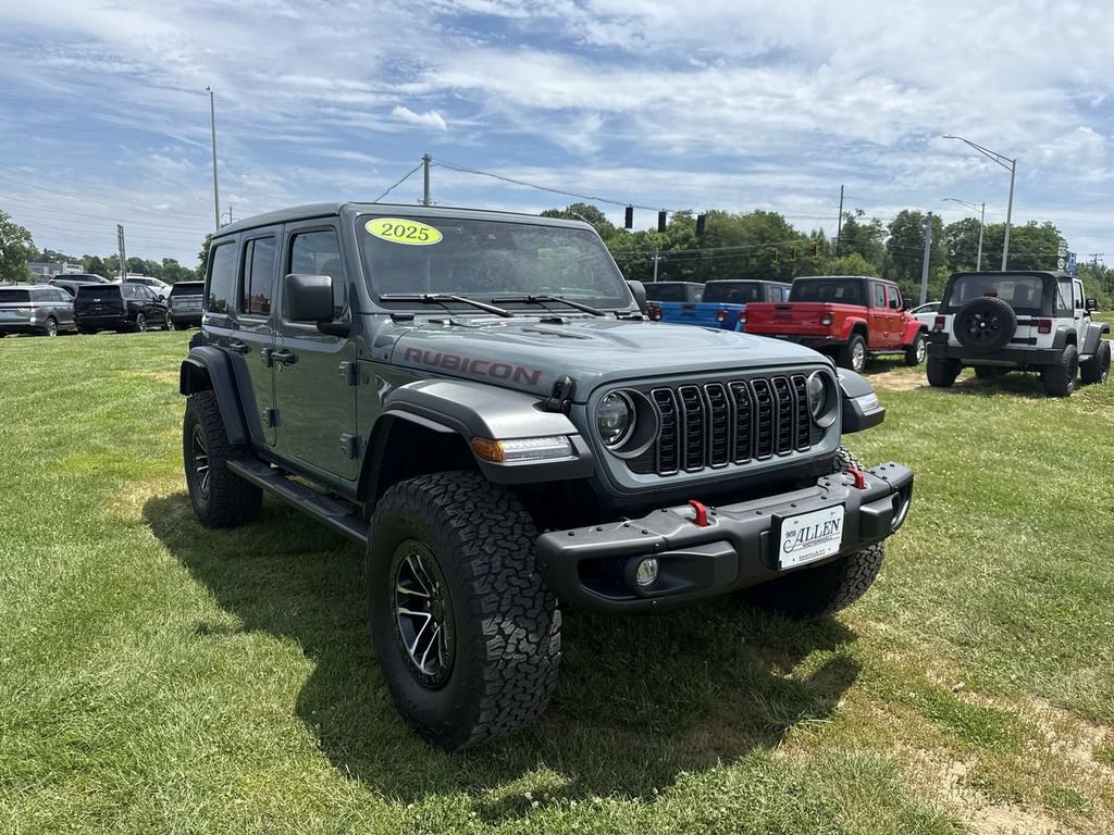 Used 2025 Jeep Wrangler Unlimited Rubicon w/ XTREMEE 35" Tire Package AWD/4WD image 15
