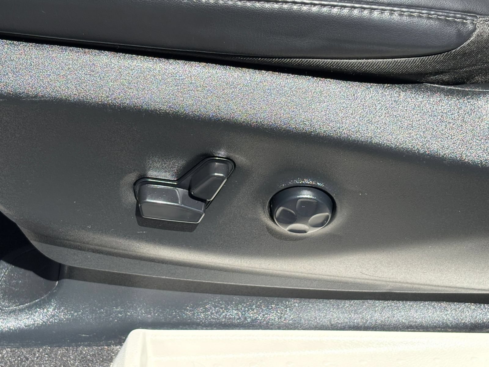 Used 2023 Chrysler Pacifica Touring-L FWD image 21