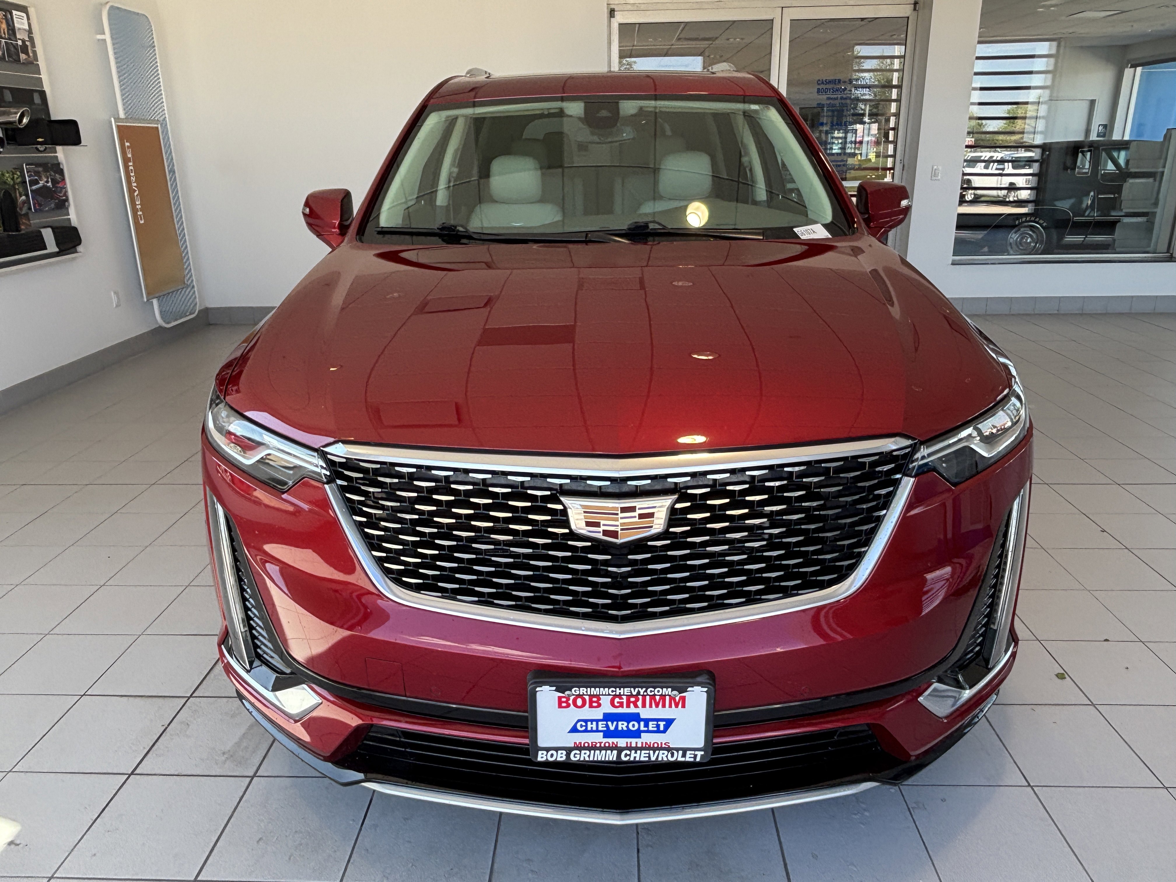 Used 2021 Cadillac XT6 Premium Luxury w/ LPO, Floor Liner Package AWD/4WD image 5