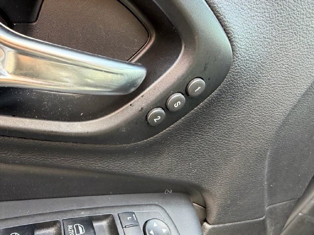 Used 2022 Jeep Cherokee Limited AWD/4WD image 11