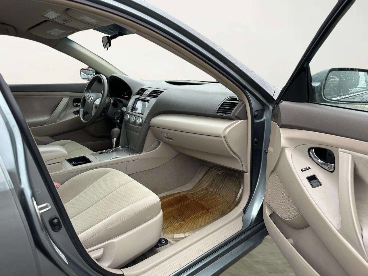 Used 2009 Toyota Camry FWD image 18