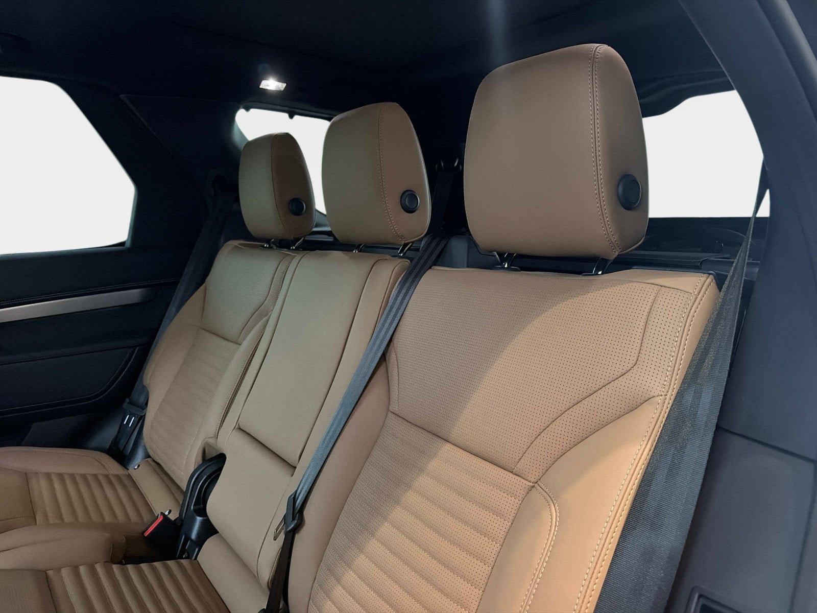 New 2026 Land Rover Discovery Dynamic SE AWD/4WD image 14