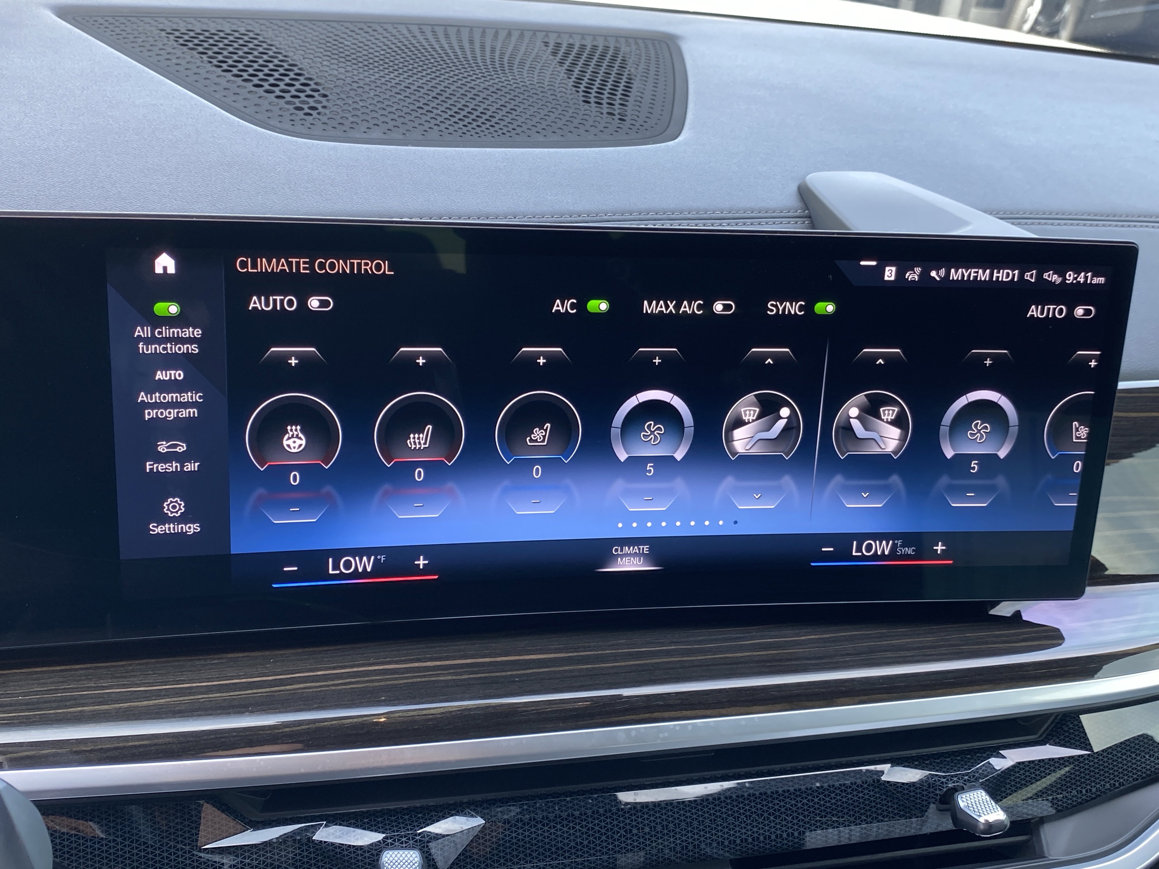 Used 2023 BMW X7 xDrive40i w/ M Sport Package image 30