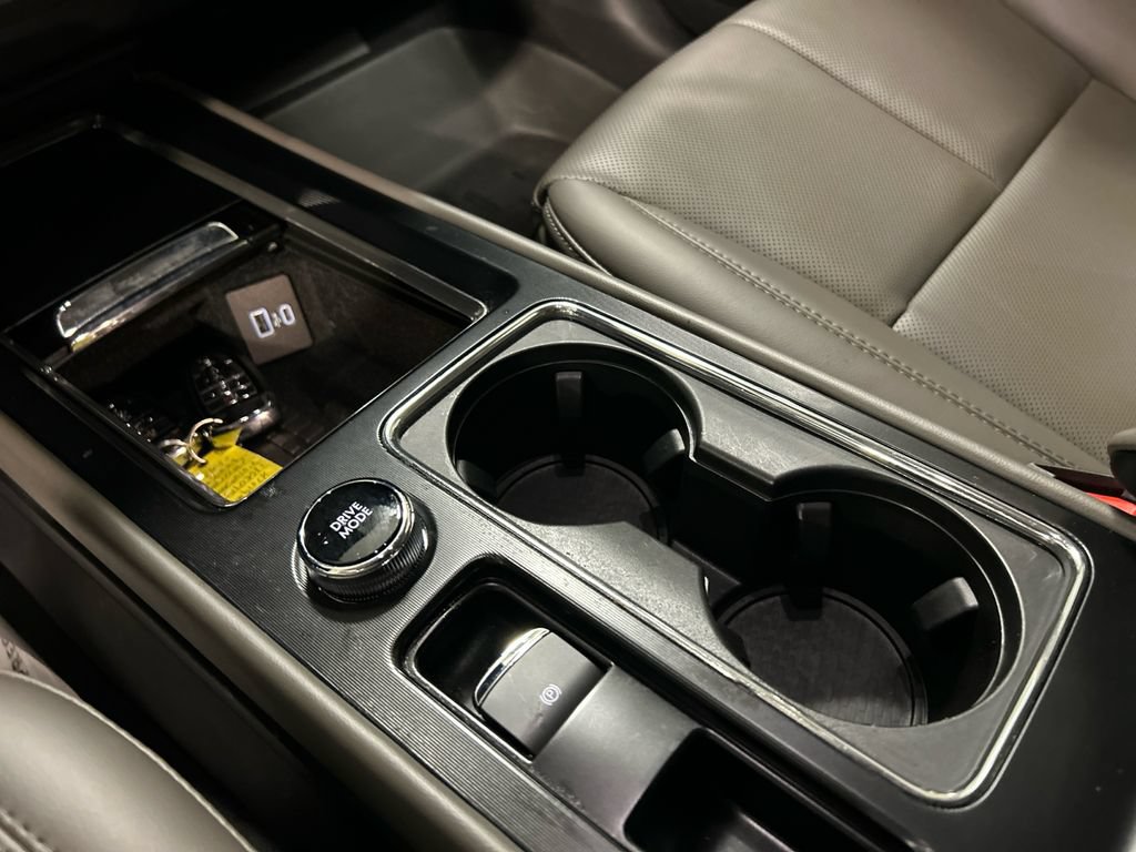 Used 2023 Lincoln Corsair AWD w/ Equipment Group 101A image 17