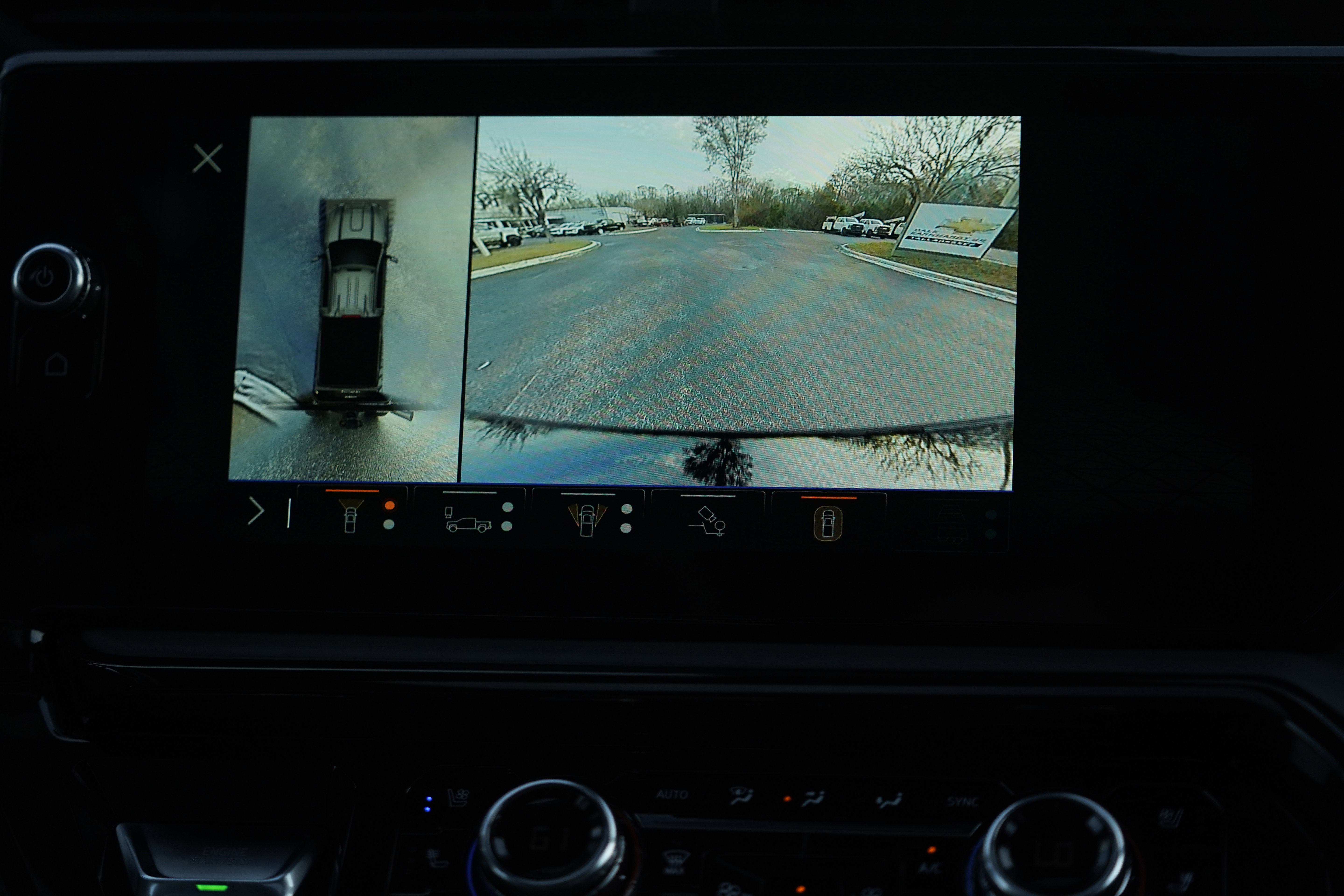 Used 2025 GMC Sierra 2500 AT4X image 26