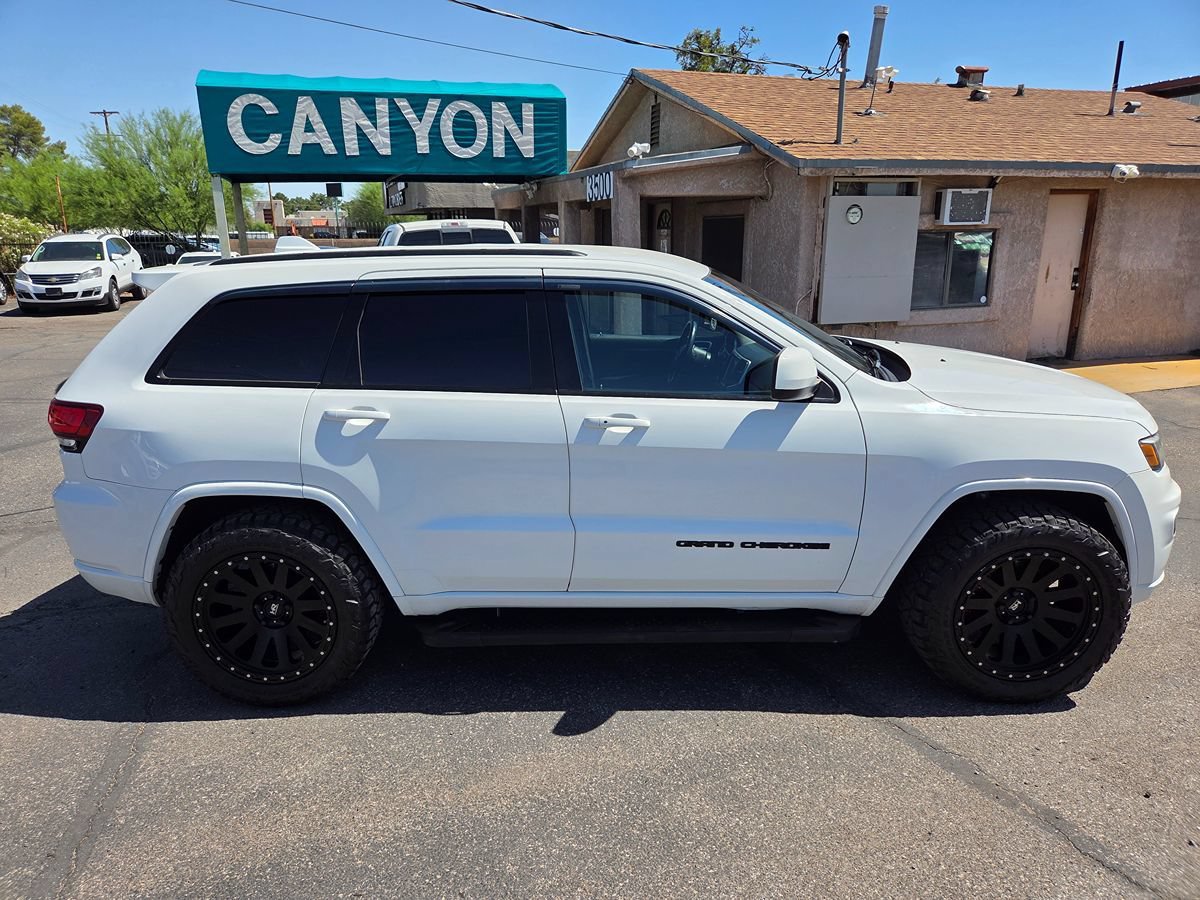 Used 2018 Jeep Grand Cherokee Altitude RWD image 6