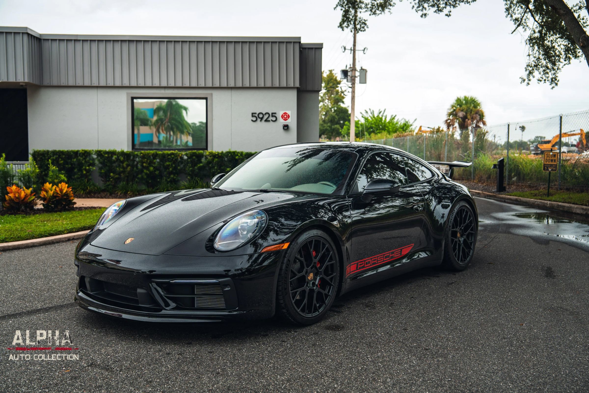Used 2024 Porsche 911 Carrera image 3