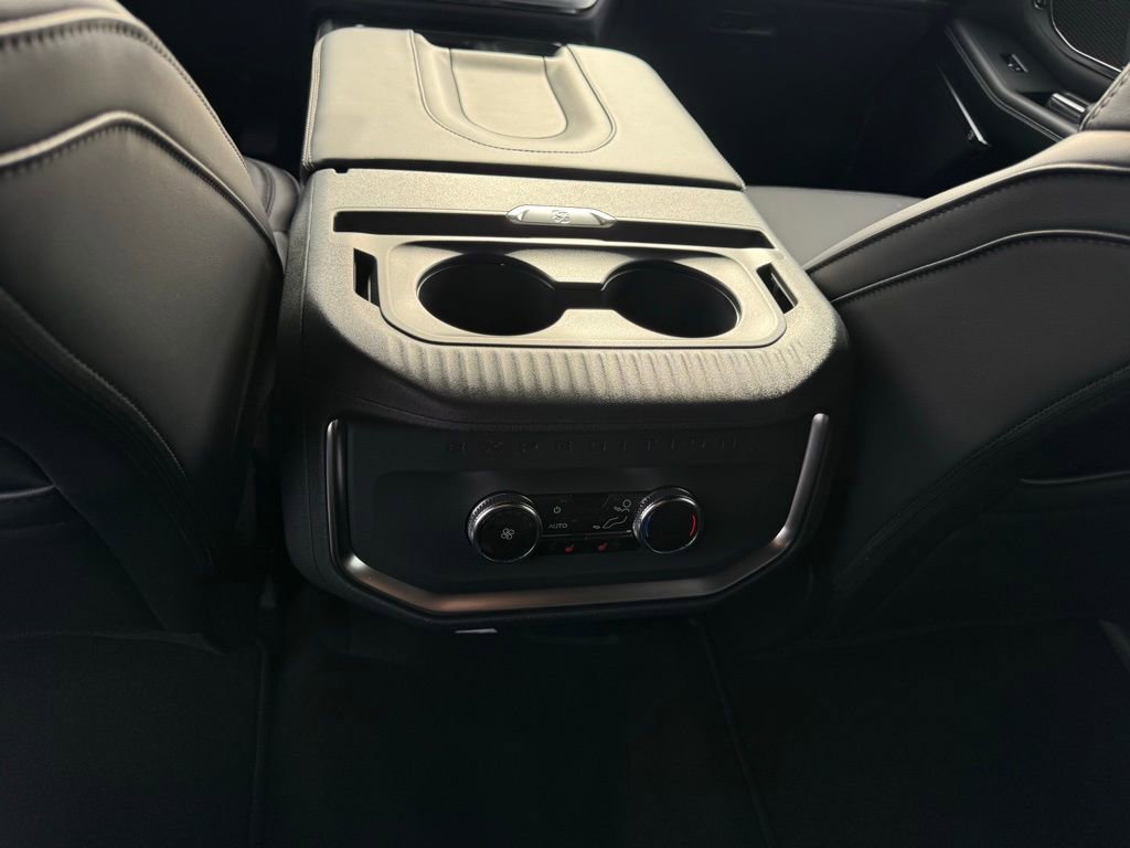 New 2026 Ford Expedition Platinum w/ Stealth Appearance Package image 27