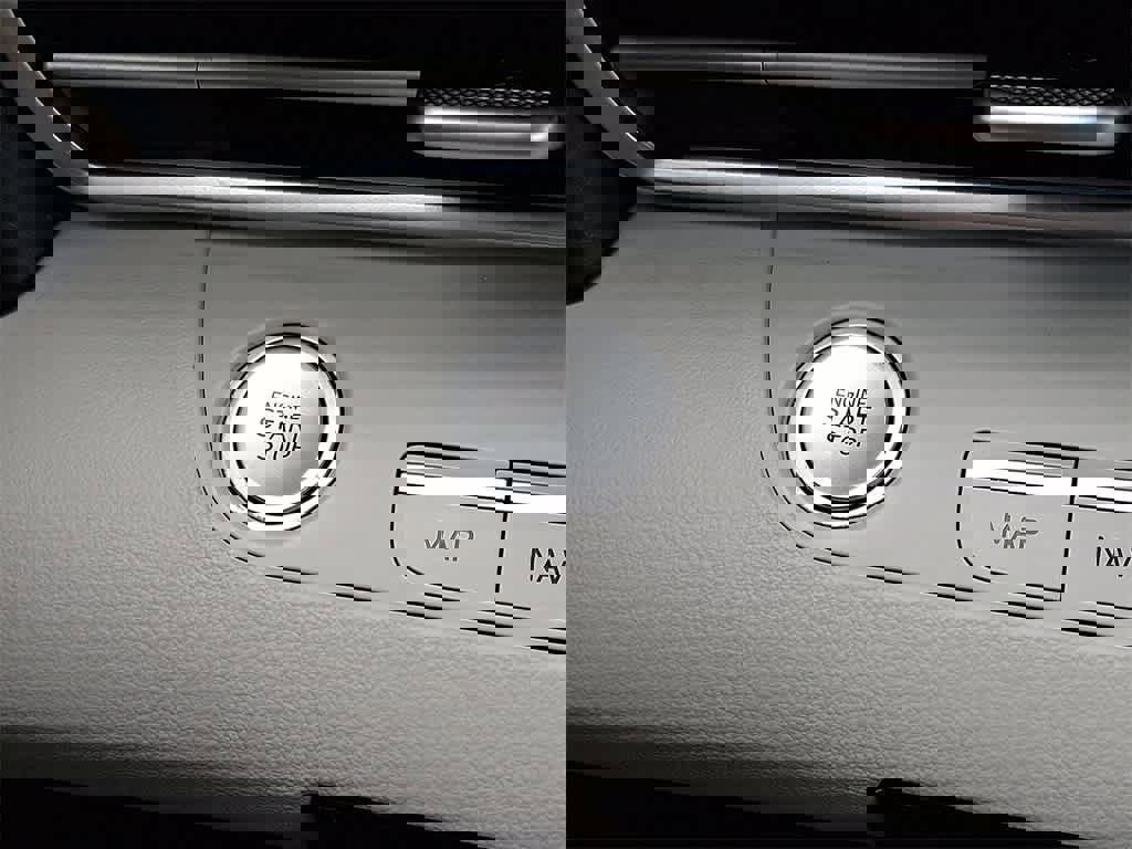 Used 2023 Hyundai Elantra Limited w/ Preferred Accessory Package image 23