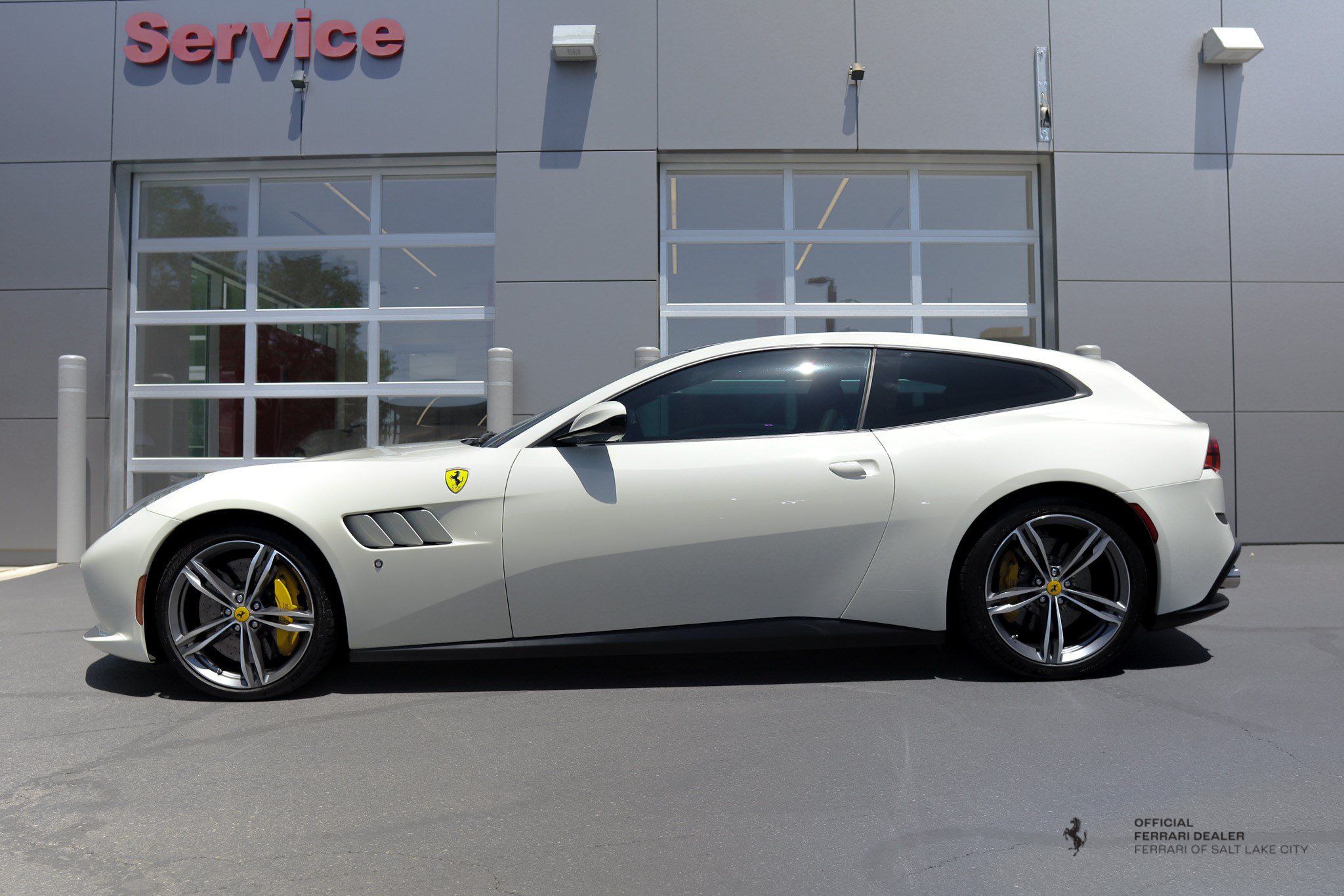 Certified 2018 Ferrari GTC4Lusso AWD/4WD image 2