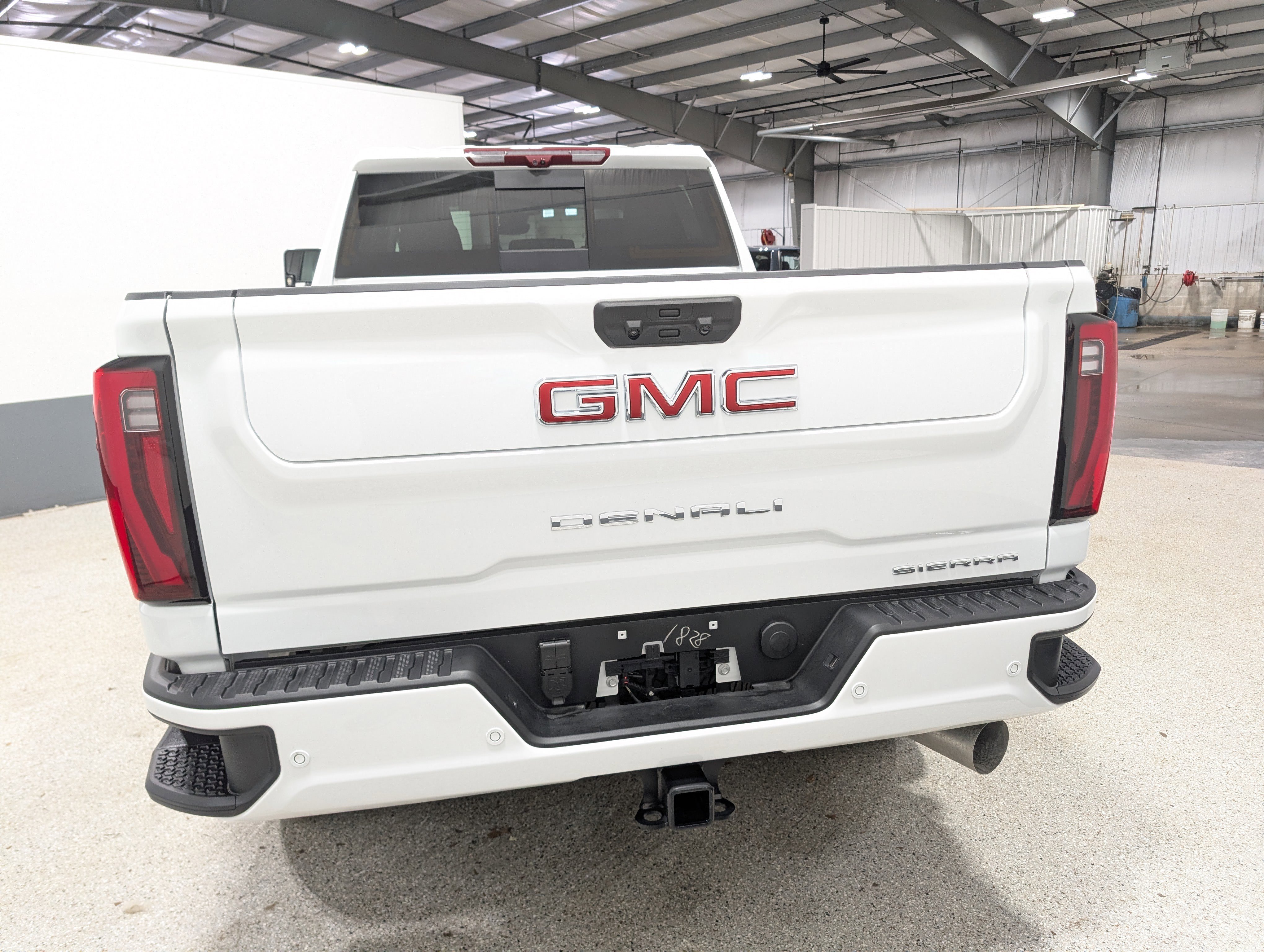 Used 2025 GMC Sierra 3500 Denali w/ Denali Reserve Package AWD/4WD image 4