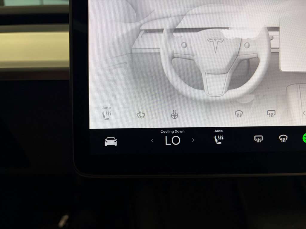 Used 2022 Tesla Model Y Long Range image 17