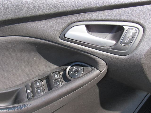 Used 2018 Ford Focus SEL FWD image 17