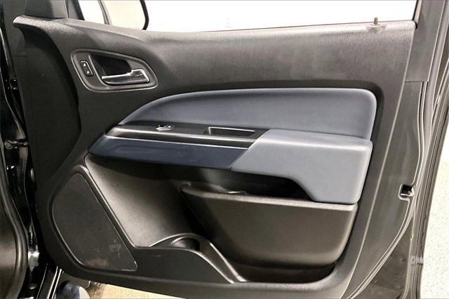 Used 2022 Chevrolet Colorado Z71 w/ Z71 Midnight Edition image 30