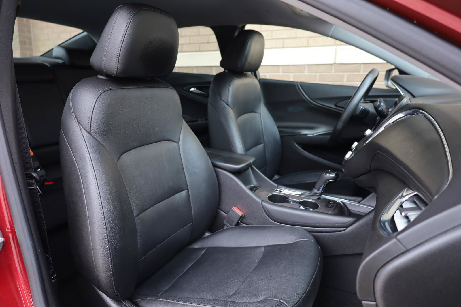 Used 2018 Chevrolet Malibu Hybrid w/ Leather Package FWD image 26