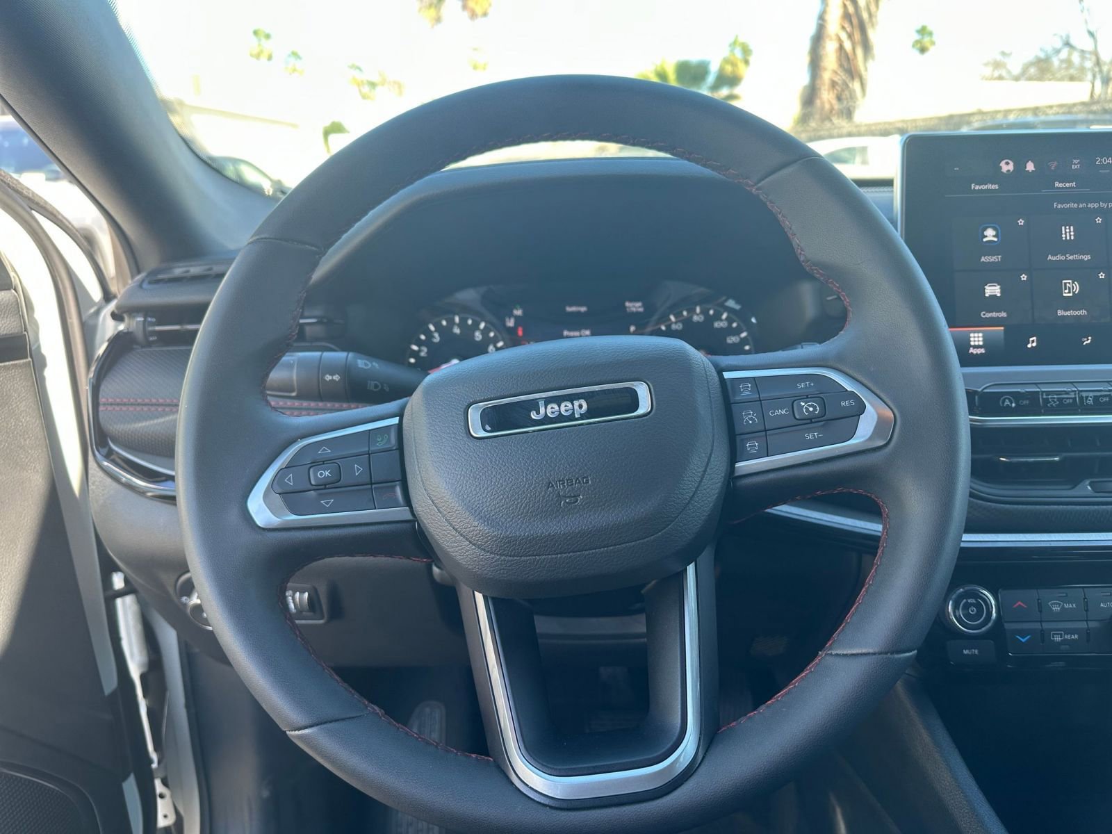 Used 2025 Jeep Compass Trailhawk AWD/4WD image 27