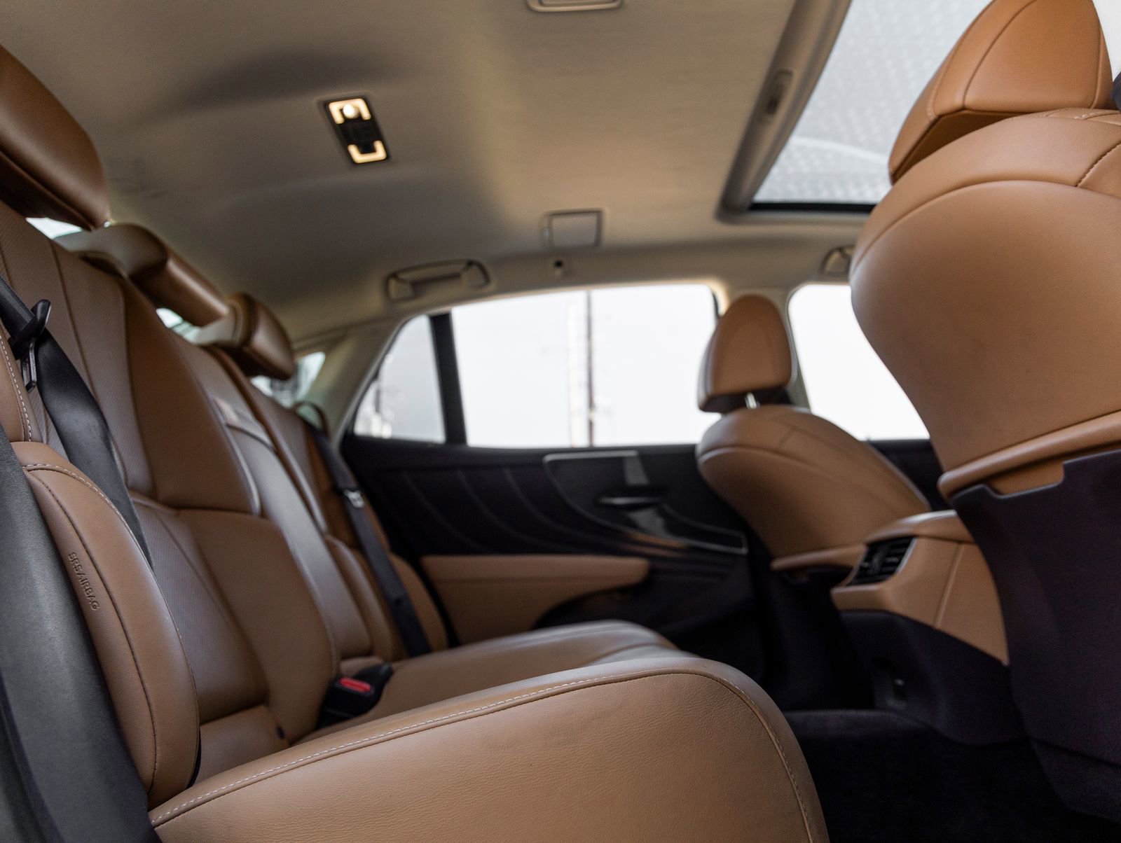 Used 2019 Lexus LS 500 w/ Accessory Package (Z2) image 37