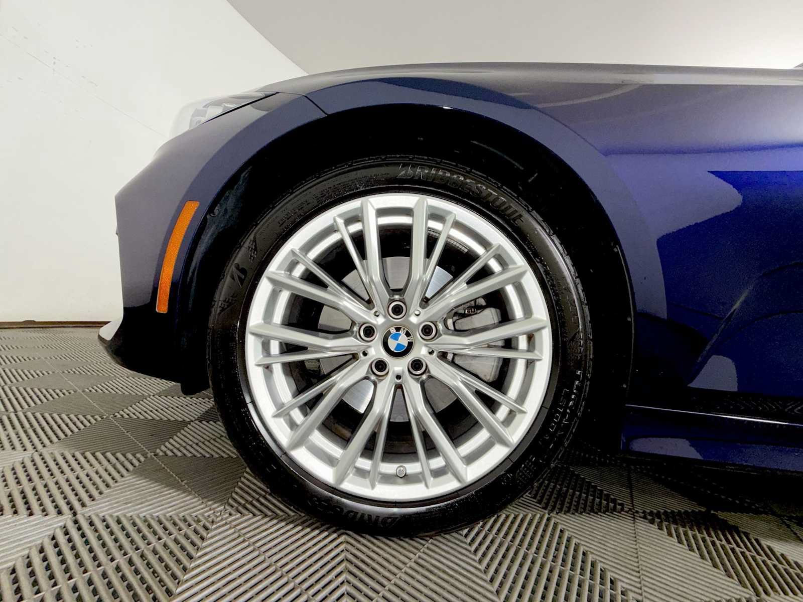 Used 2024 BMW 330i xDrive Sedan w/ Convenience Package AWD/4WD image 8