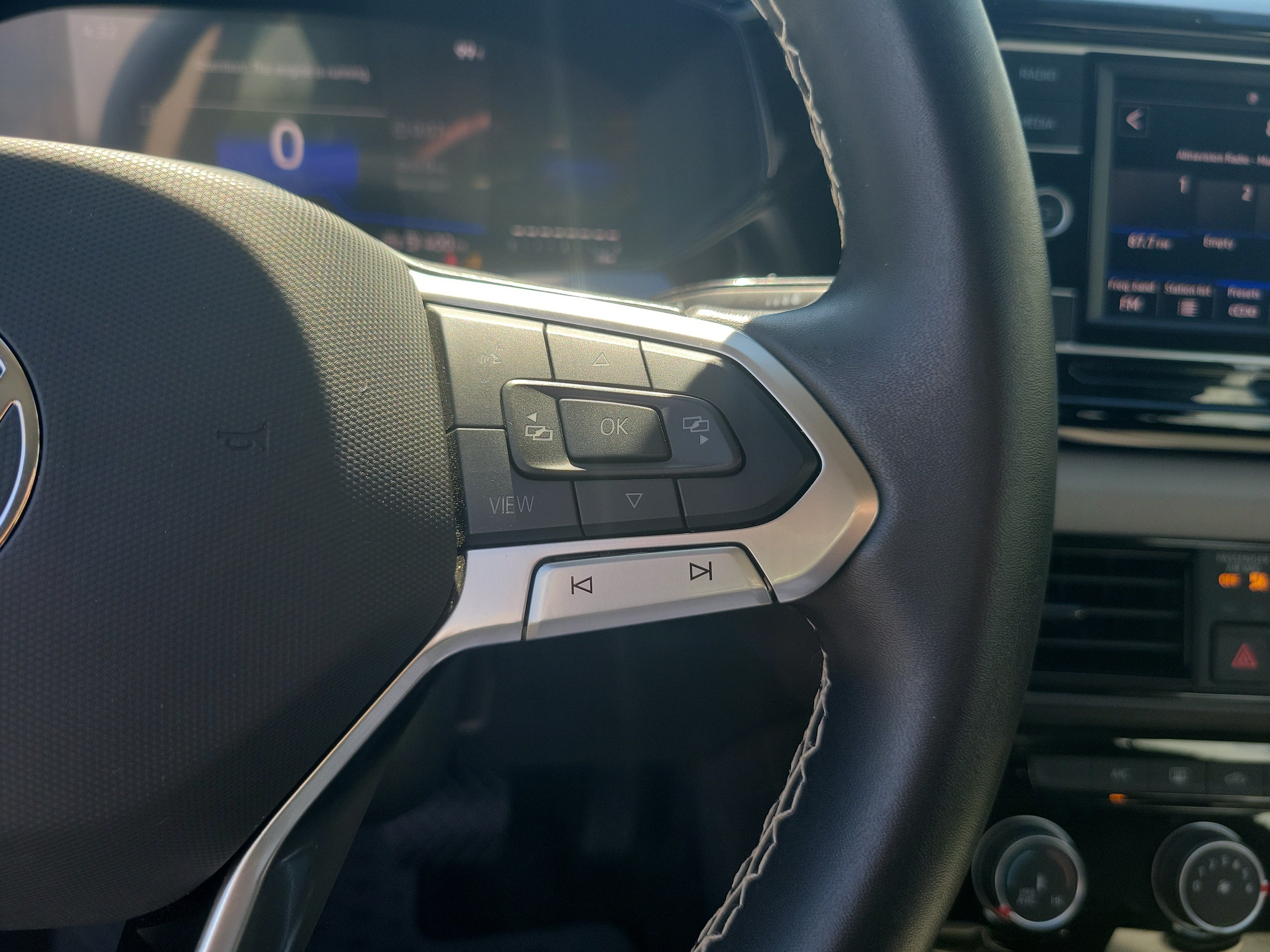 Certified 2023 Volkswagen Taos S FWD image 26