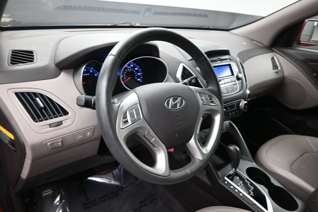 Used 2013 Hyundai Tucson GLS FWD image 16