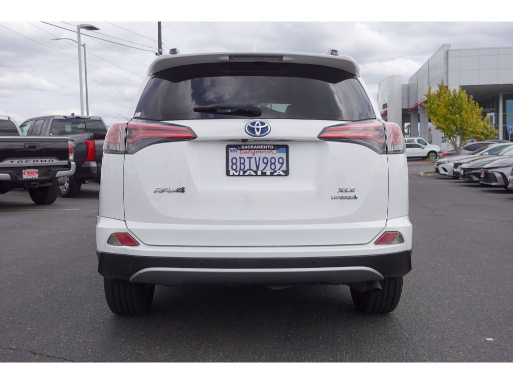 Used 2017 Toyota RAV4 XLE w/ Convenience Package AWD/4WD image 4