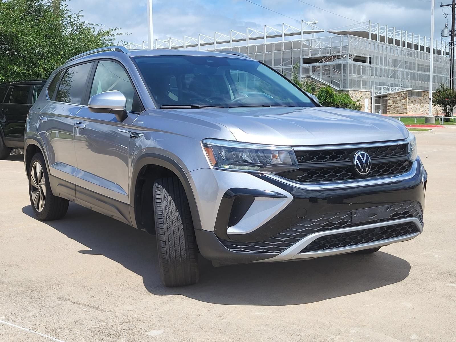 Used 2024 Volkswagen Taos SE AWD/4WD image 4