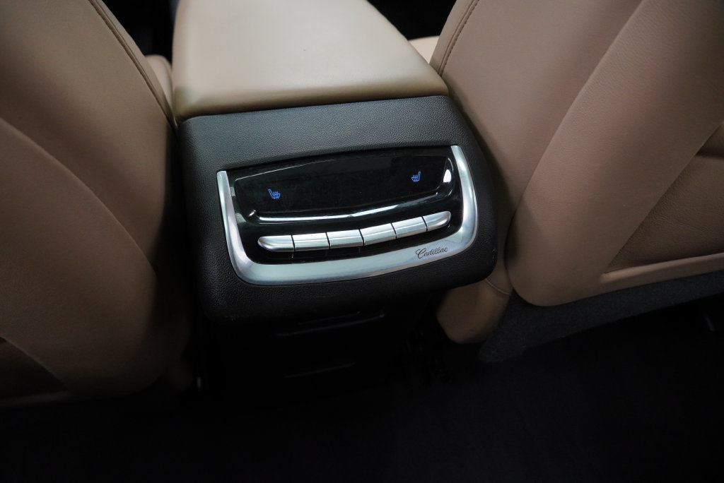 Used 2020 Cadillac XT6 Premium Luxury w/ Platinum Package FWD image 27