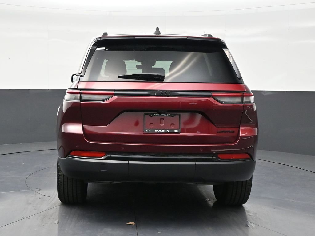 Used 2025 Jeep Grand Cherokee Limited w/ Black Appearance Package image 4