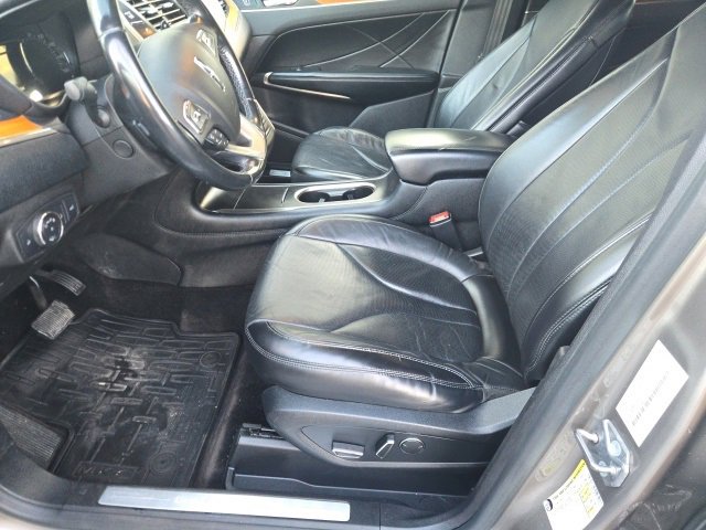 Used 2017 Lincoln MKC Reserve w/ Lincoln MKC Climate Package image 12