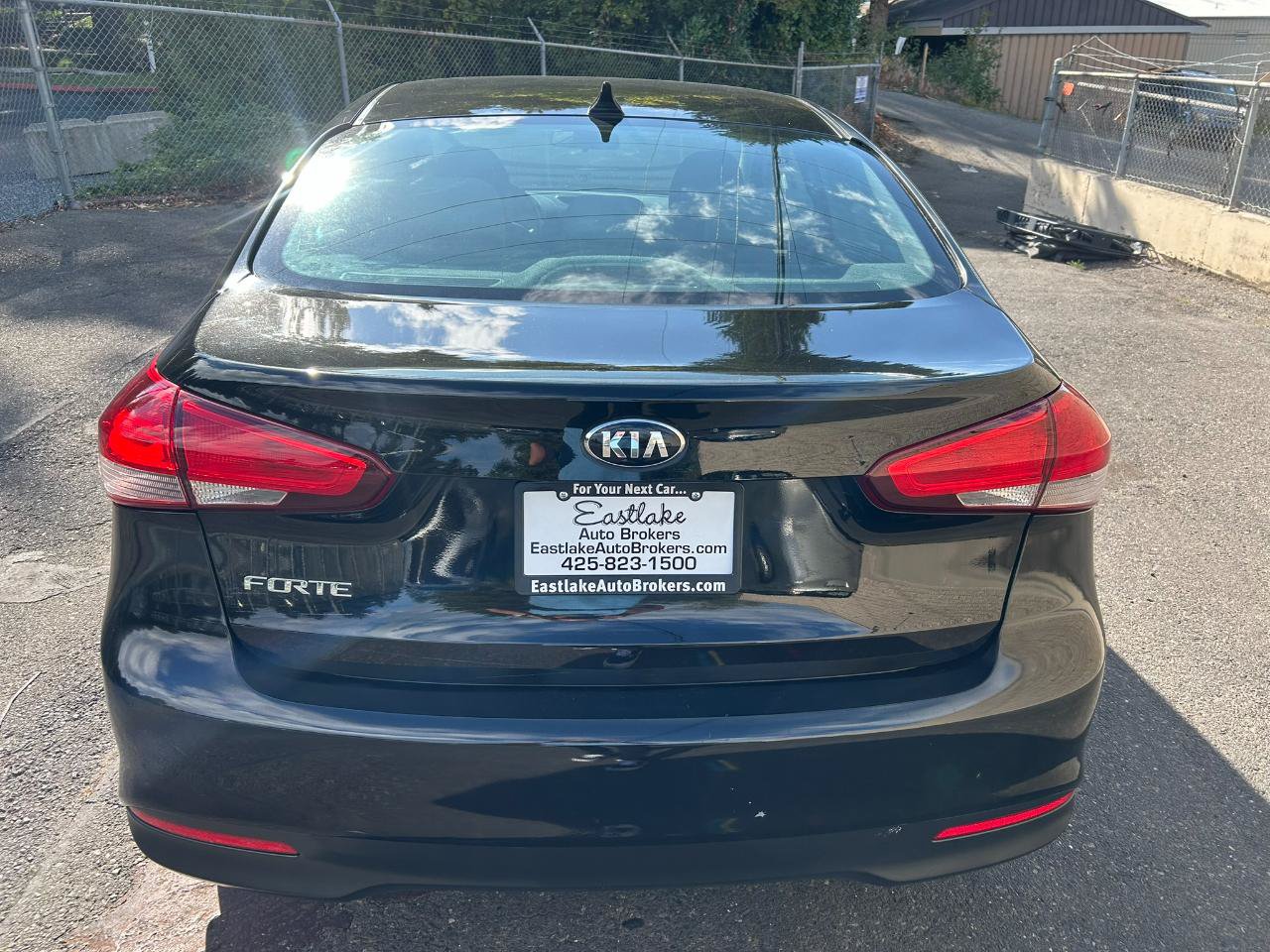 Used 2017 Kia Forte LX FWD image 6