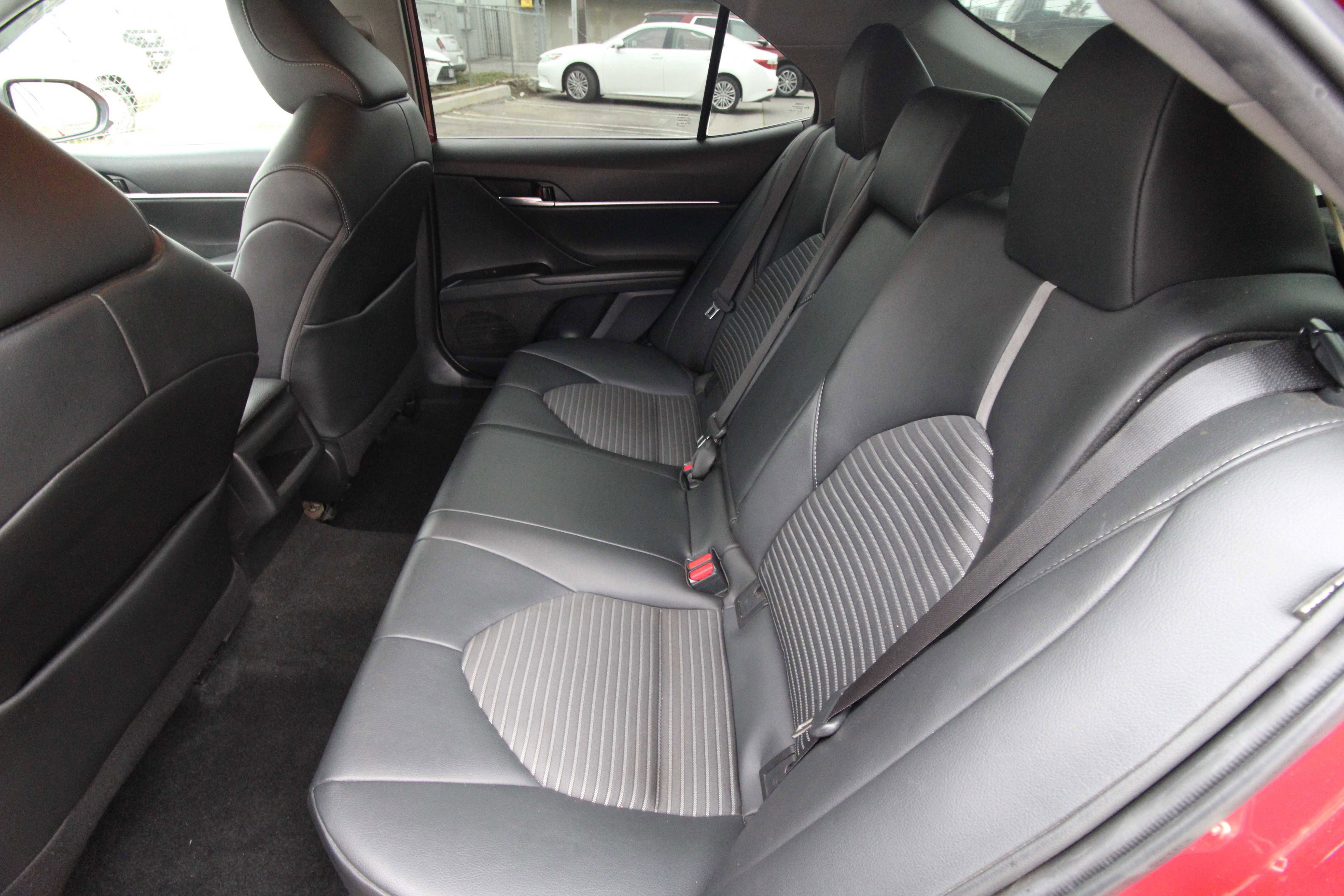 Used 2020 Toyota Camry SE image 24