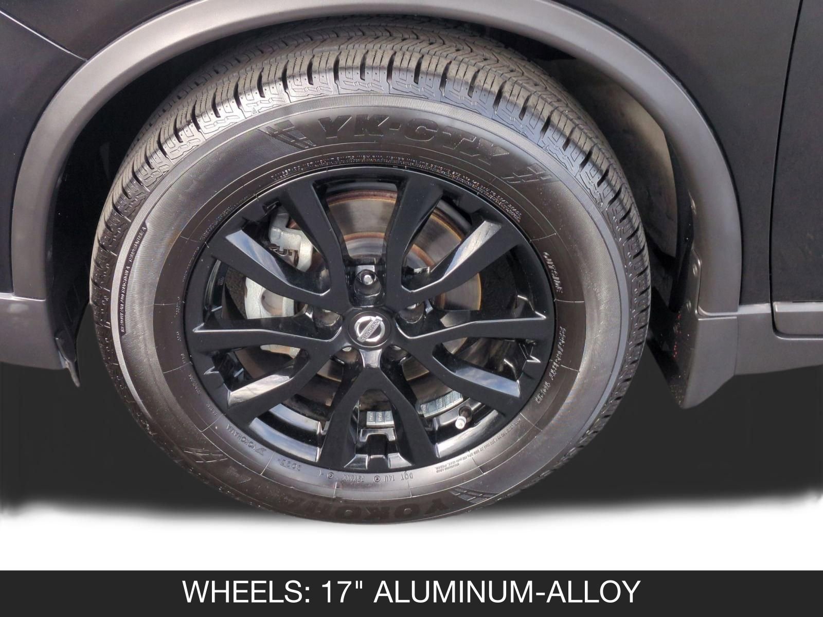 Used 2018 Nissan Rogue SV w/ Premium Package FWD image 11