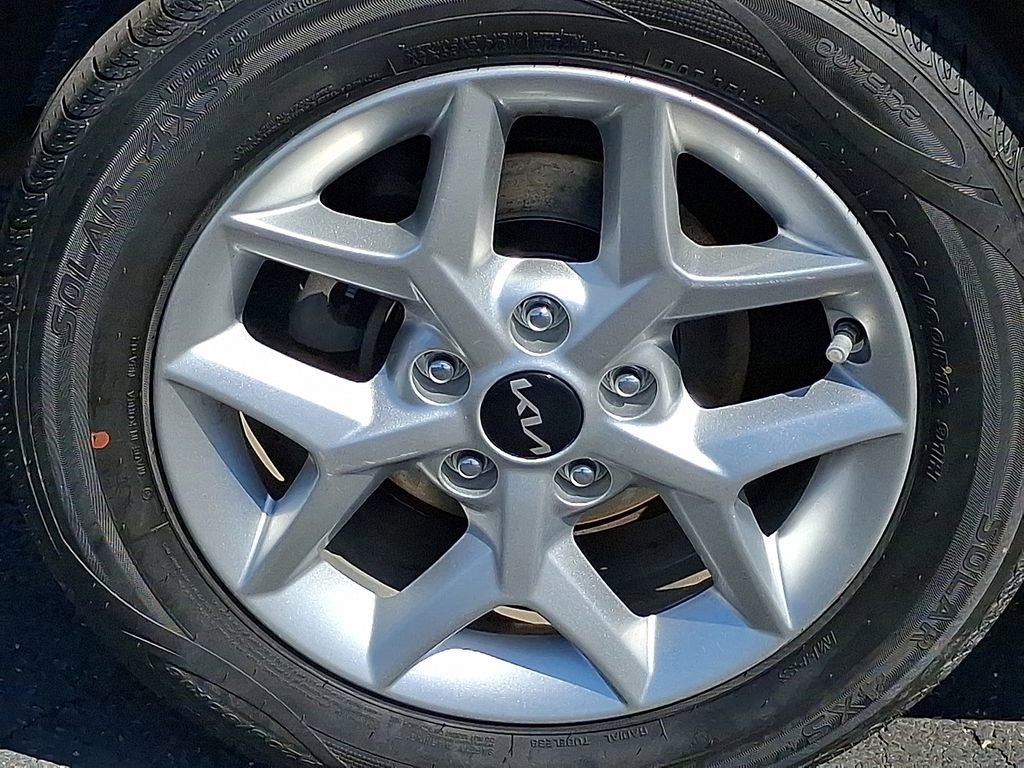 Certified 2023 Kia Soul LX w/ LX Technology Package FWD image 9