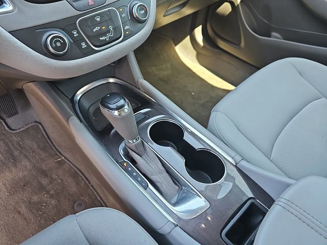 Used 2018 Chevrolet Malibu LT image 22