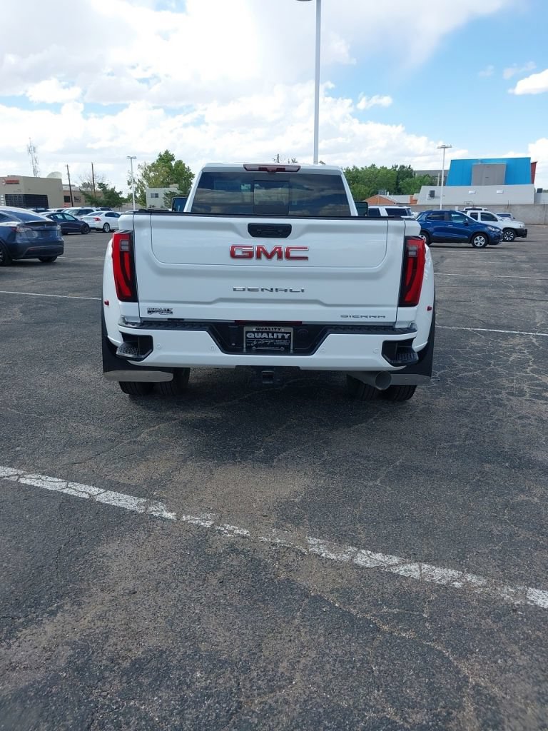 Used 2025 GMC Sierra 3500 Denali w/ Denali Reserve Package AWD/4WD image 3