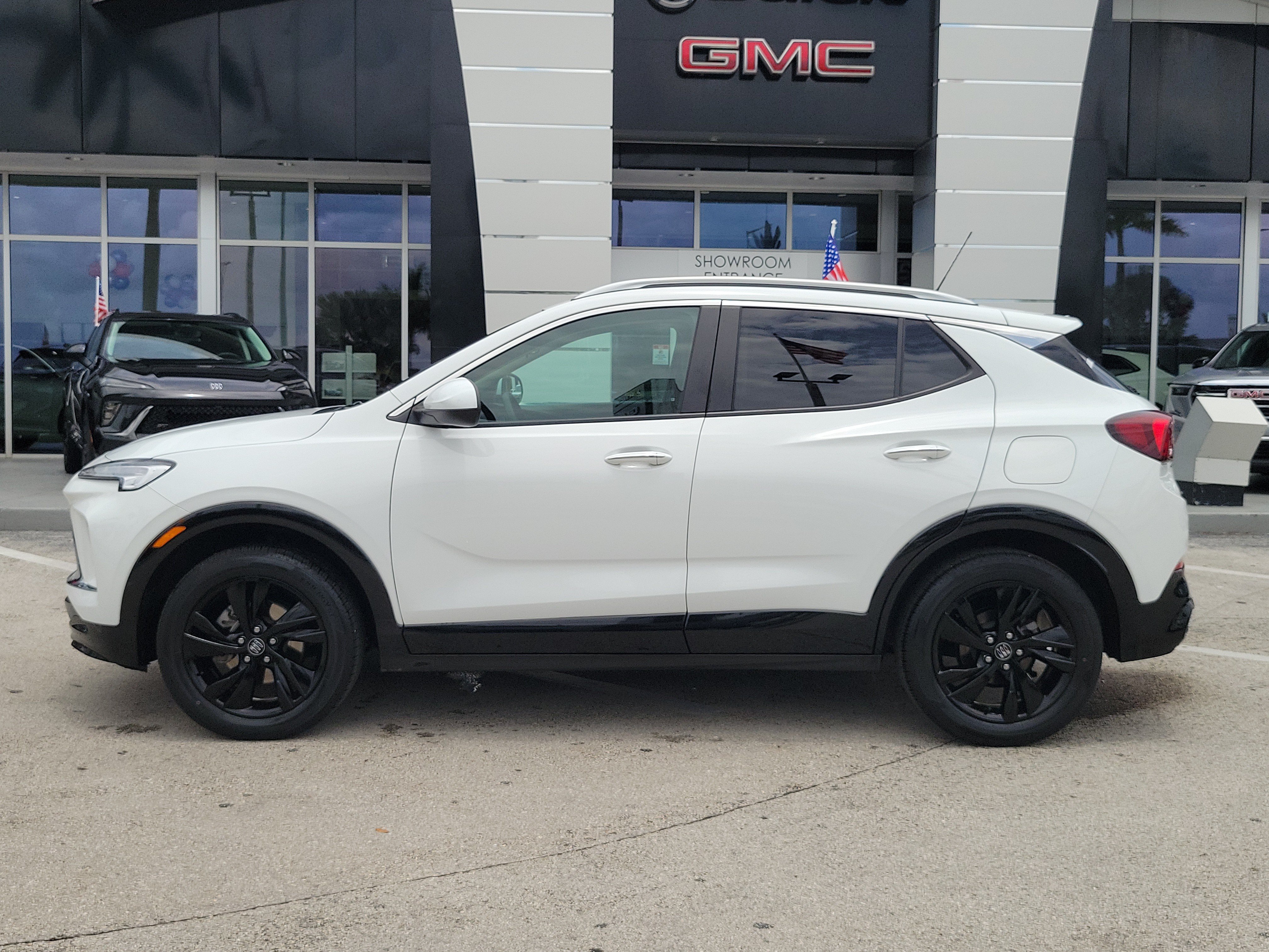 Used 2024 Buick Encore GX Sport Touring AWD/4WD image 8