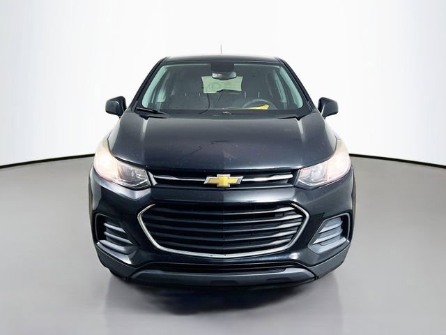 Used 2018 Chevrolet Trax LS FWD image 2