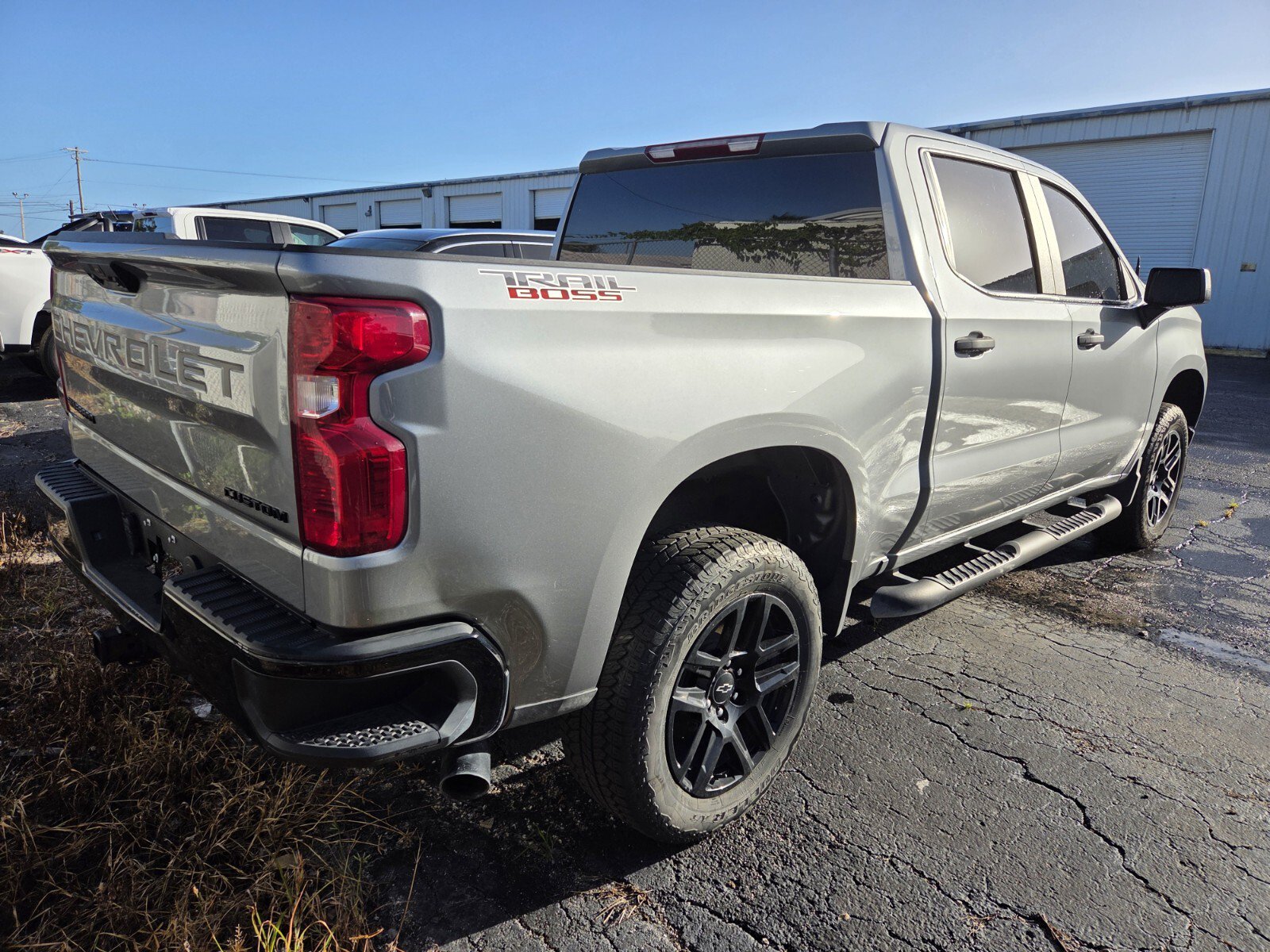 Used 2025 Chevrolet Silverado 1500 Custom Trail Boss w/ Turbomax Blackout Package AWD/4WD image 4