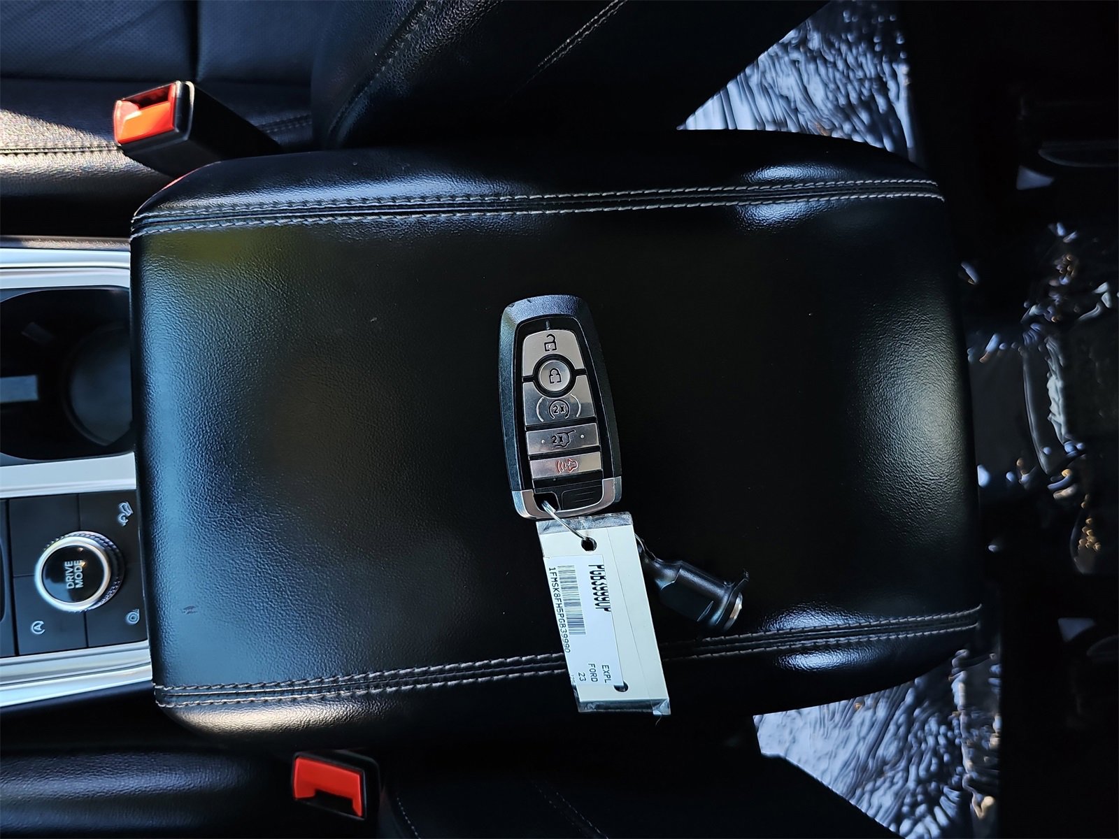 Used 2023 Ford Explorer Limited image 40