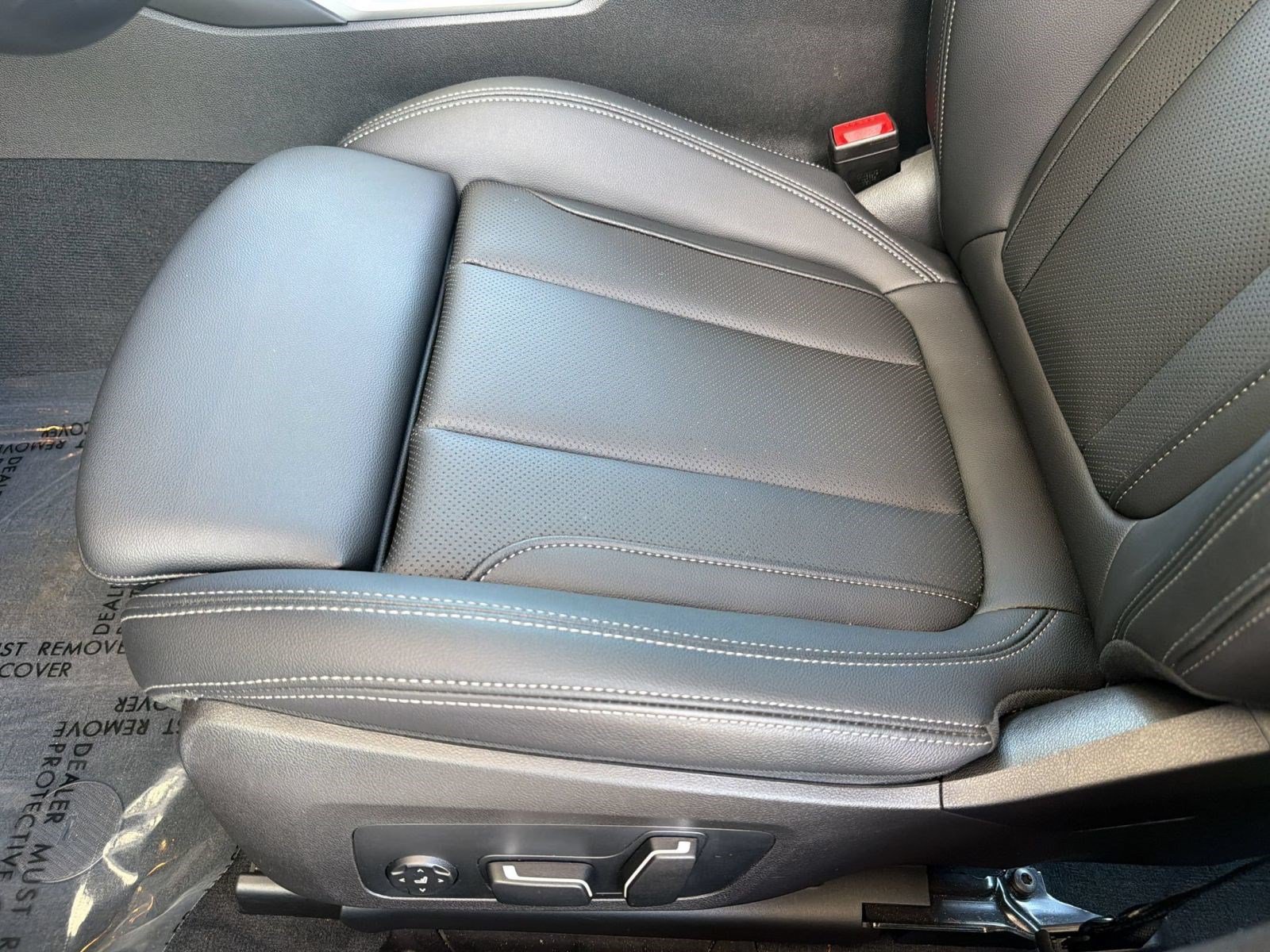 Used 2026 BMW 330i Sedan w/ M Sport Package RWD image 14